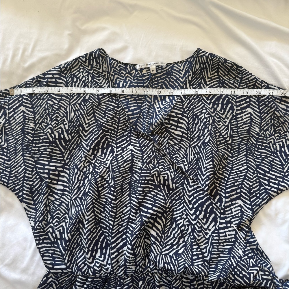 Collective Concepts Navy and Cream Abstract Dress Size Medium - Picture 4 of 7